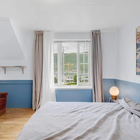 Arctic Hilltop - 4 * Tromsø